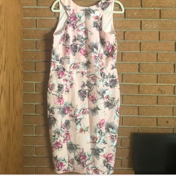 🌸PAPER DOLL🌸NWT FLORAL PENCIL HALTER NECK DRESS - Picture 6 of 9